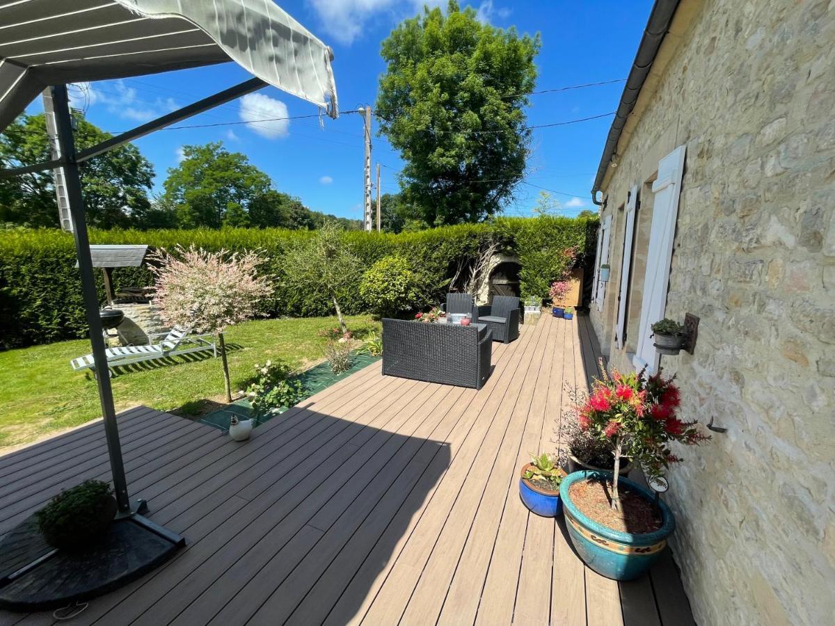 Bed and Breakfast Le Doux Refuge Esquay-sur-Seulles Exterior foto